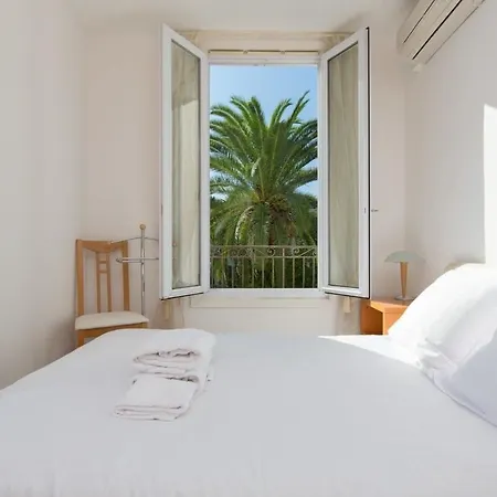 B024 - Magnifique - Piscine - Centre Вилла *