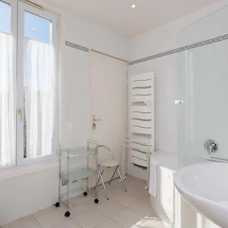 B024 - Magnifique - Piscine - Centre *