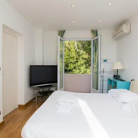 B024 - Magnifique - Piscine - Centre