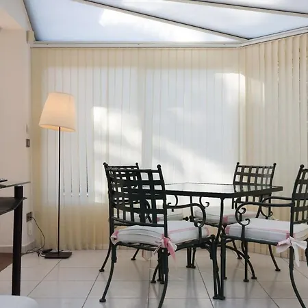 B024 - Magnifique - Piscine - Centre Вилла Канны