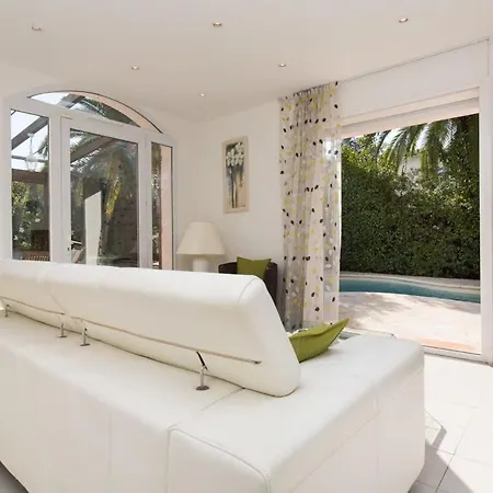 B024 - Magnifique - Piscine - Centre Канны