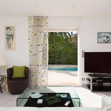 B024 - Magnifique - Piscine - Centre Вилла *